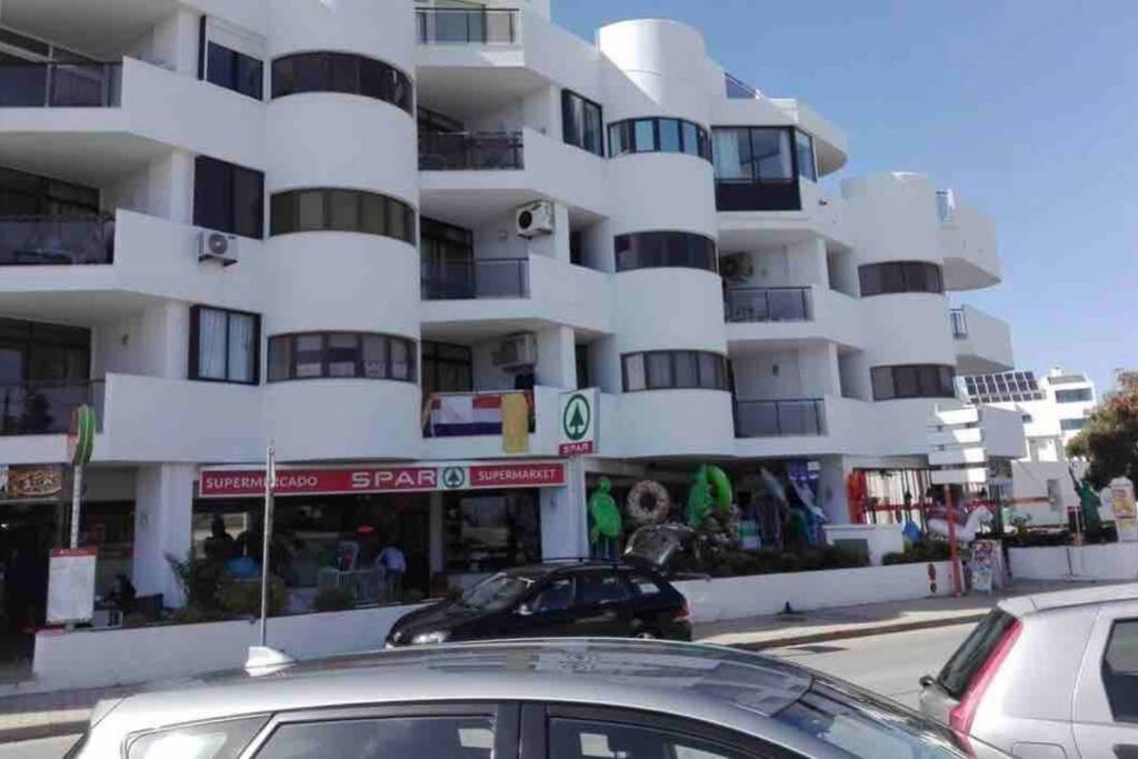 Apartment Vacations *